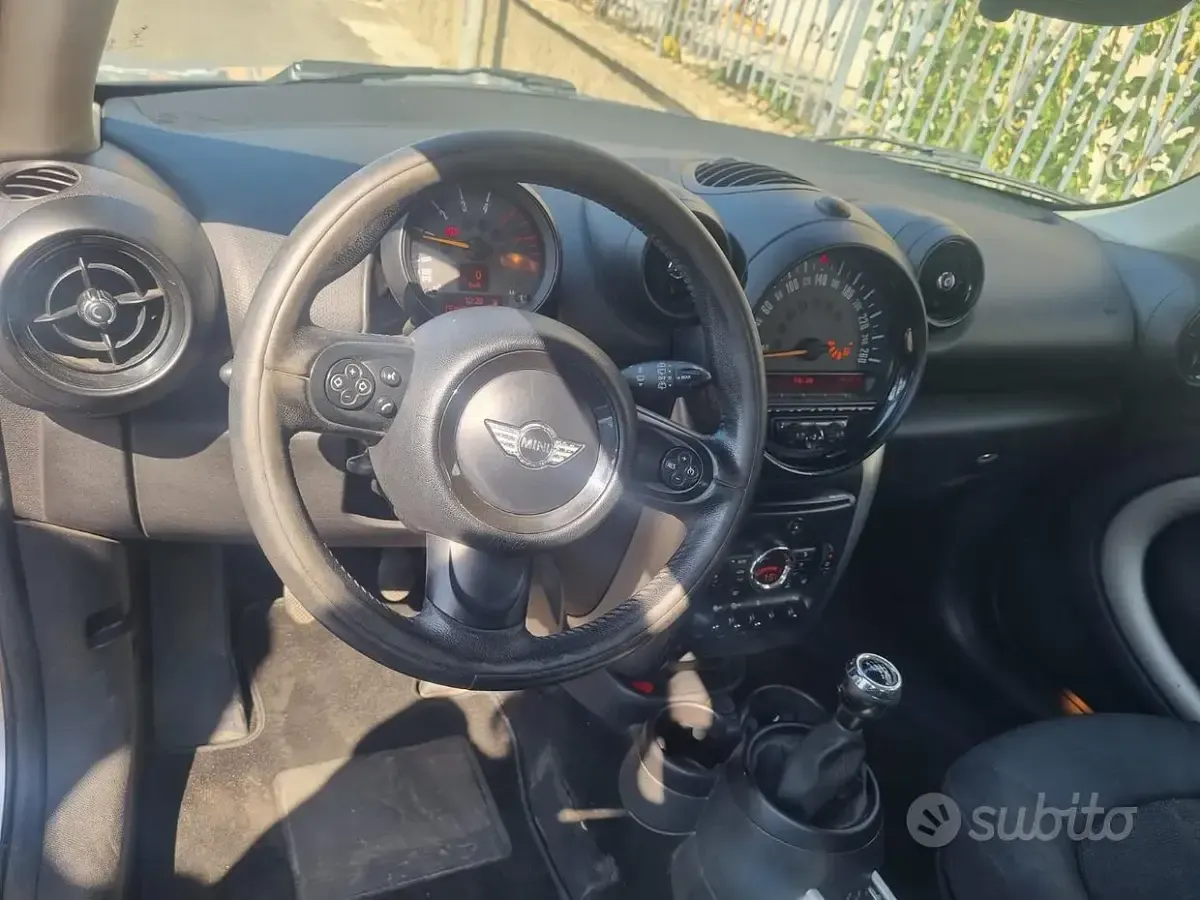 Usata Mini Countryman 111 CV (81 kW) 2014 Grigio SUV