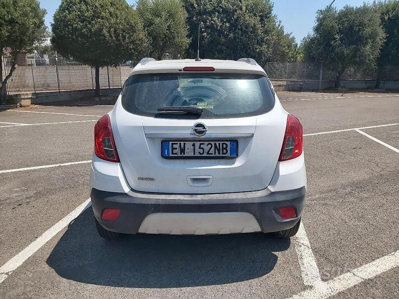 Usata Opel Mokka 115 CV (84 kW) 2014 Bianco SUV