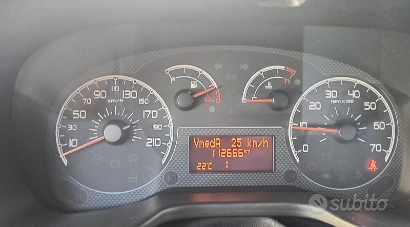 Begagnad Peugeot Bipper Outdoor 75 HK (55 kW) 2011 Svart Minibuss