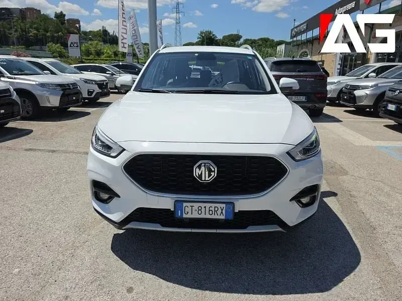 Usata MG ZS Luxury 106 CV (77 kW) 2024 Bianco SUV