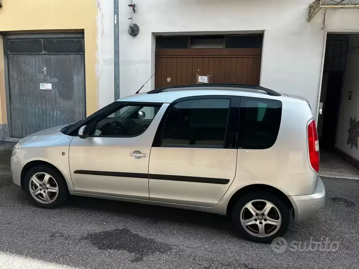 Usata Skoda Roomster 85 CV (62 kW) 2008 Grigio Monovolume