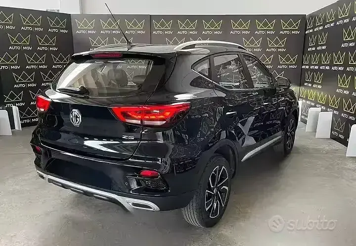 Usata MG ZS Luxury 106 CV (77 kW) 2024 Nero SUV