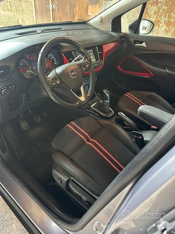 Grigio Usata 2022 Opel Crossland SUV | 11.000 € (Super prezzo) - Immagine 1/4