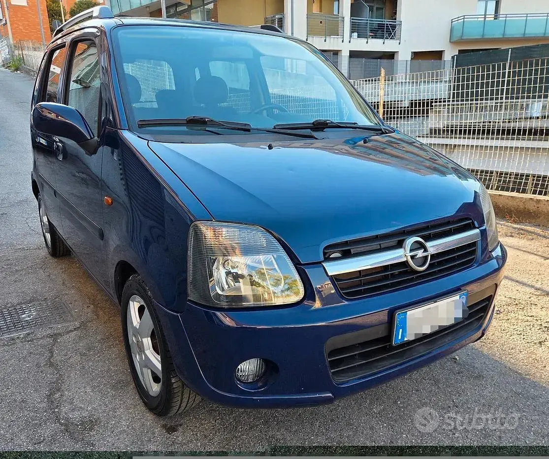 Usata Opel Agila Edition 75 CV (55 kW) 2004 Bluazzurro Monovolume