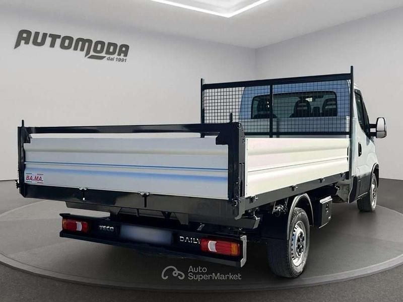 Usata Iveco Daily 136 CV (100 kW) 2022 Bianco Cabrio