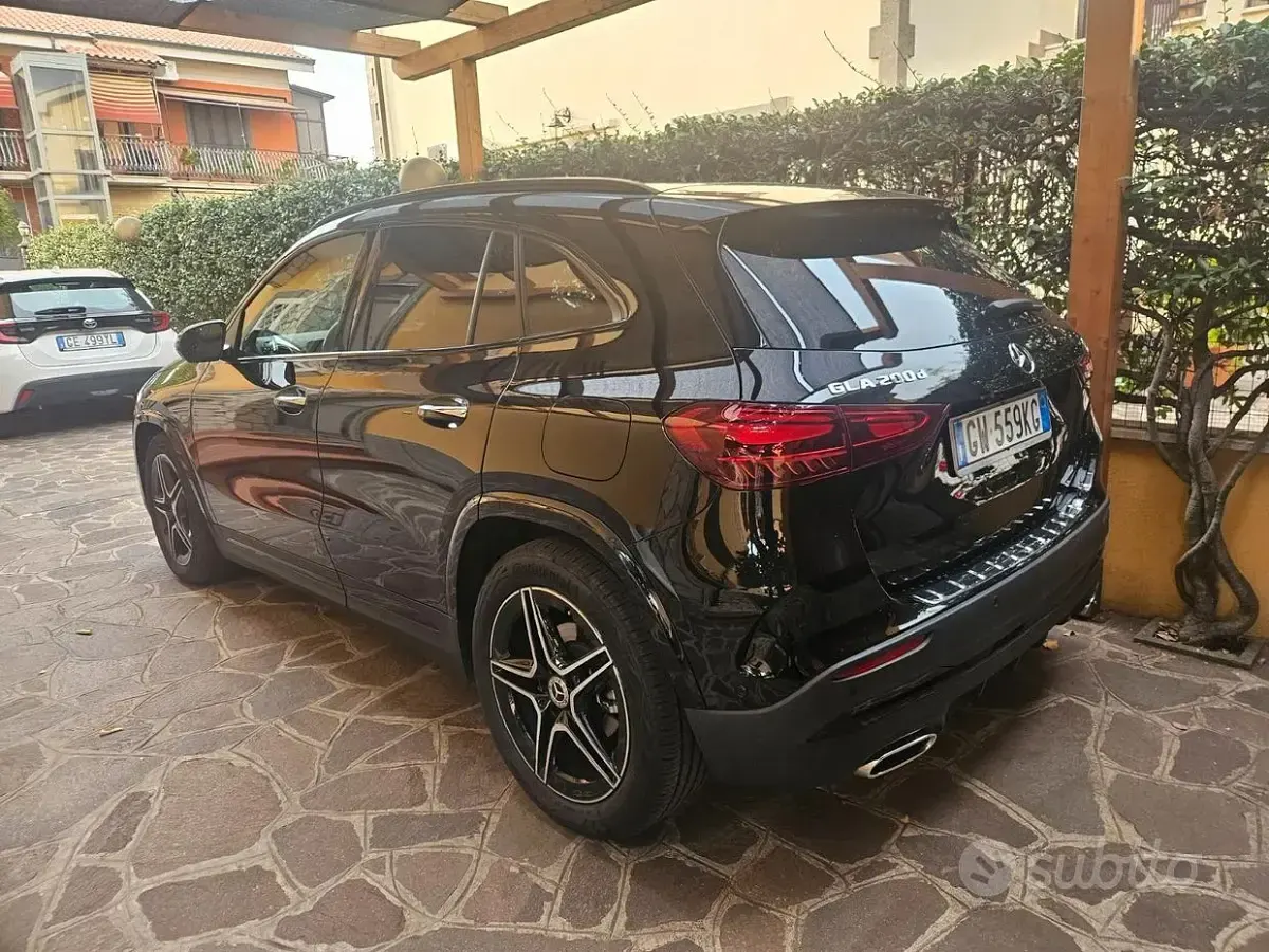 Usata Mercedes GLA200 AMG Line Premium Plus 150 CV (110 kW) 2024 Nero SUV