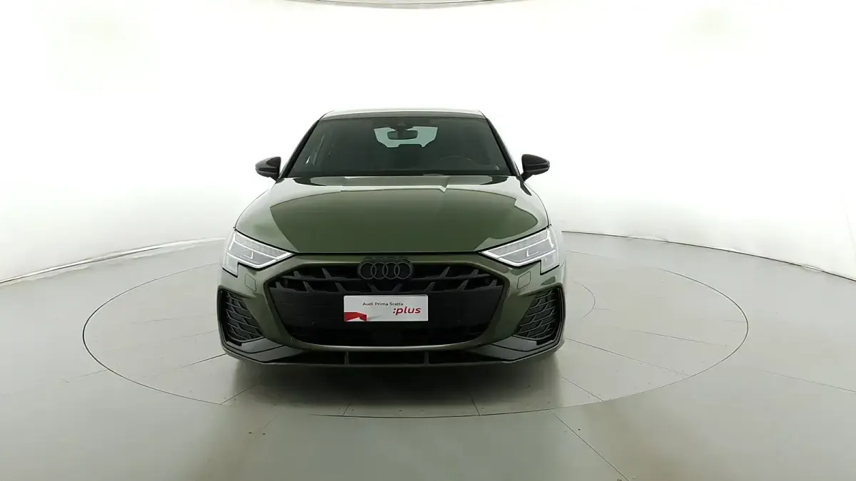 Usata Audi A3 S-Line 116 CV (85 kW) 2025 Verde distretto metallizzato Berlina