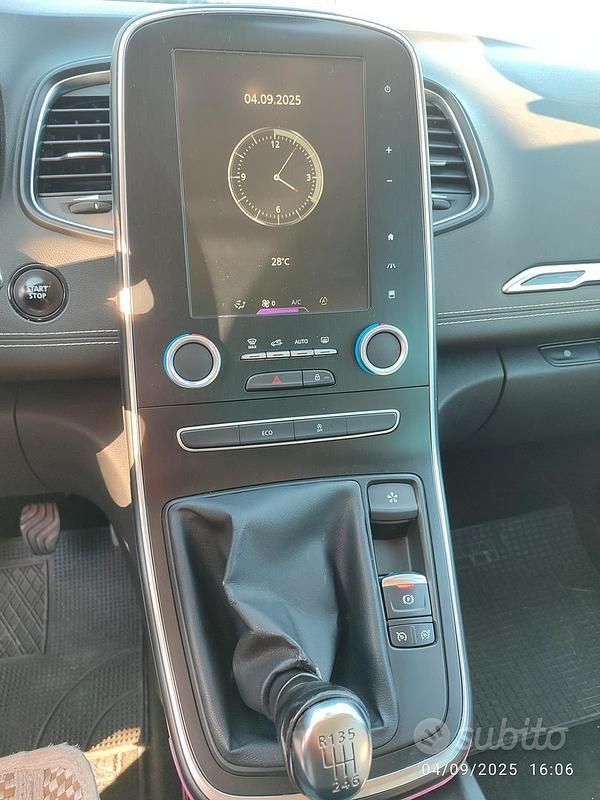 Usata Renault Scénic IV Intens 110 CV (80 kW) 2018 Argento Monovolume