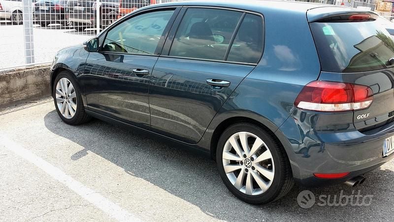 Usata VW Golf VI 110 CV (80 kW) 2009 Blu Utilitaria