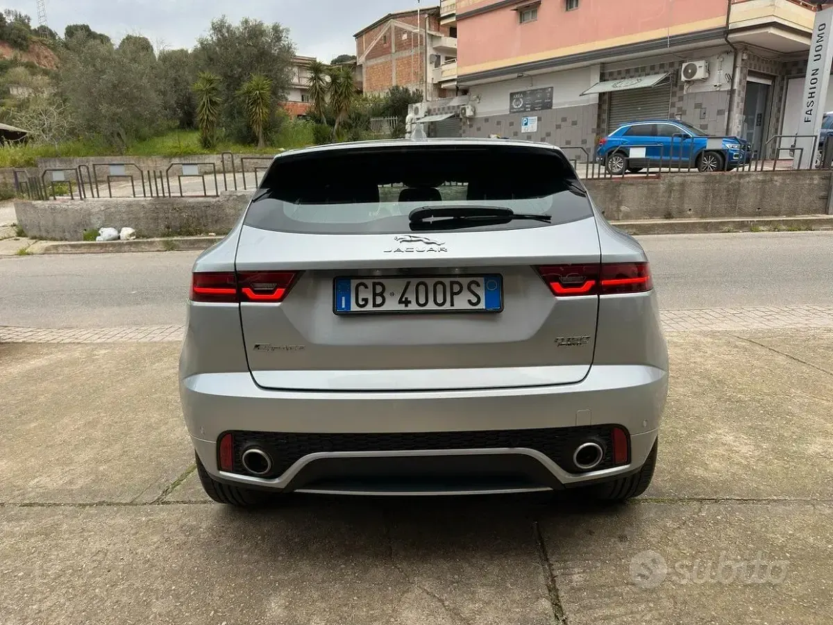 Usata Jaguar E-Pace R-Dynamic 150 CV (110 kW) 2020 Grigio SUV