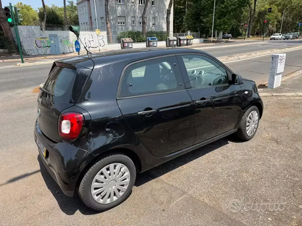 Usata Smart ForFour Passion 71 CV (52 kW) 2018 Nero Utilitaria