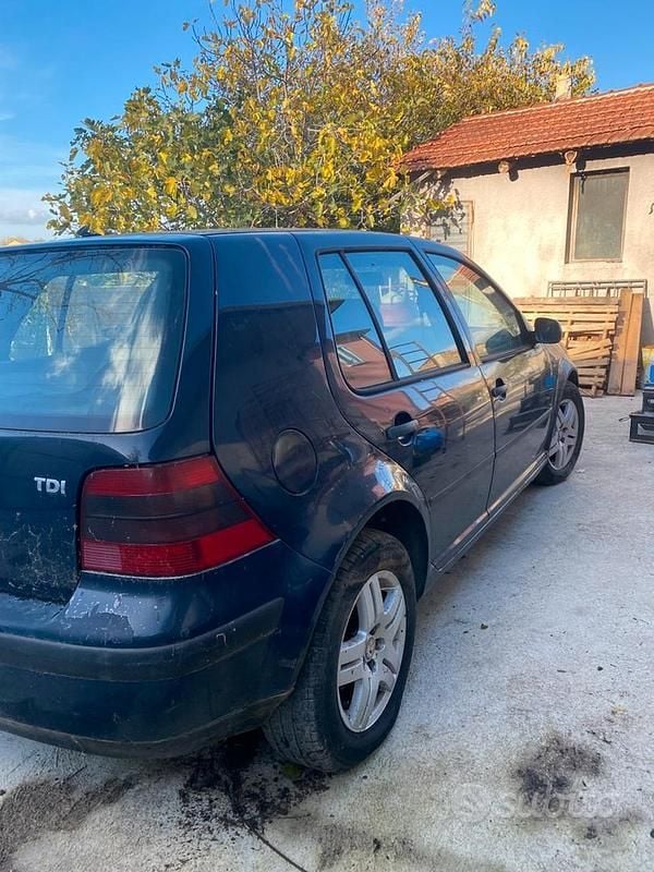 Usata VW Golf IV 90 CV (66 kW) 2005 Berlina