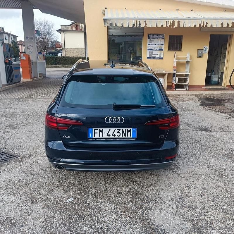 Usata Audi A4 Business 122 CV (89 kW) 2018 Blu Station wagon