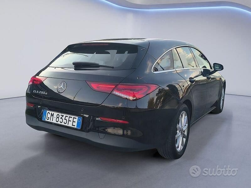 Usata Mercedes CLA200 Business 150 CV (110 kW) 2022 Nero Station wagon