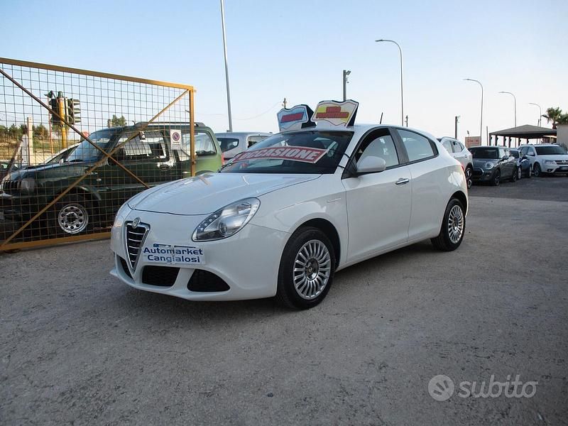 Usata Alfa Romeo Giulietta 105 CV (77 kW) 2012 Bianco Utilitaria