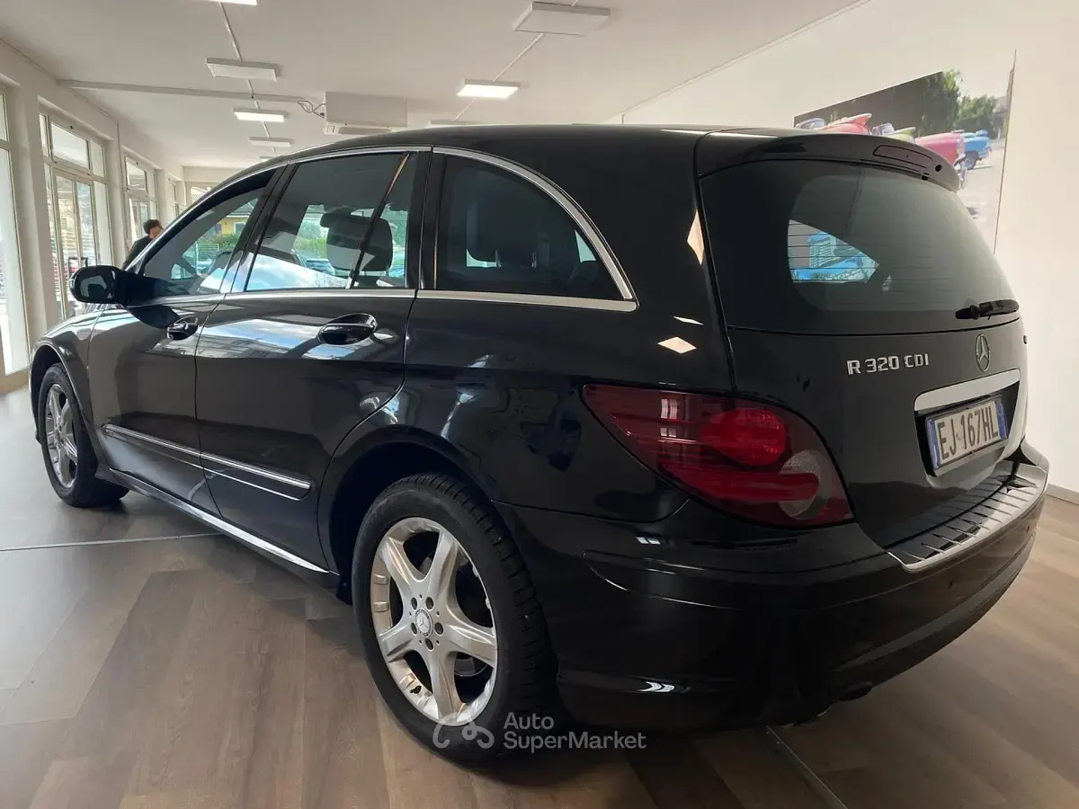 Gebraucht Mercedes R350 Premium 224 PS (164 kW) 2011 Schwarz Van / Kleinbus