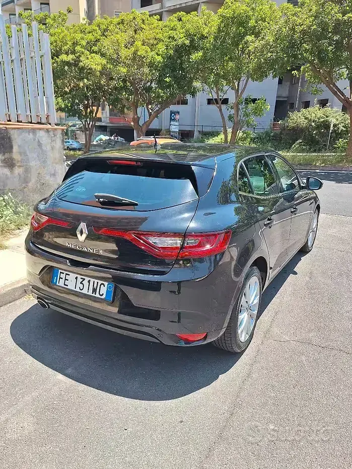 Usata Renault Mégane III Intens 110 CV (80 kW) 2016 Nero Berlina