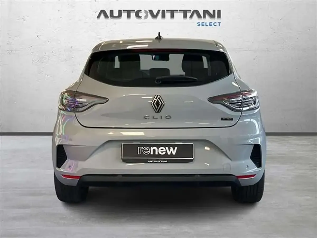 Usata Renault Clio V Evolution 91 CV (66 kW) 2024 Grigio scuro Berlina