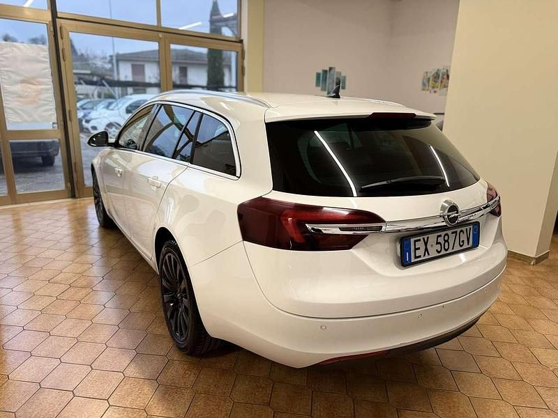 Usata Opel Insignia Cosmo 163 CV (119 kW) 2014 Bianco Station wagon