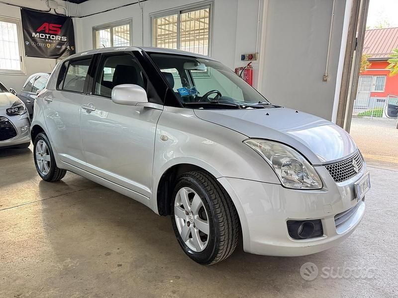 Usata Suzuki Swift 92 CV (67 kW) 2010 Grigio Utilitaria