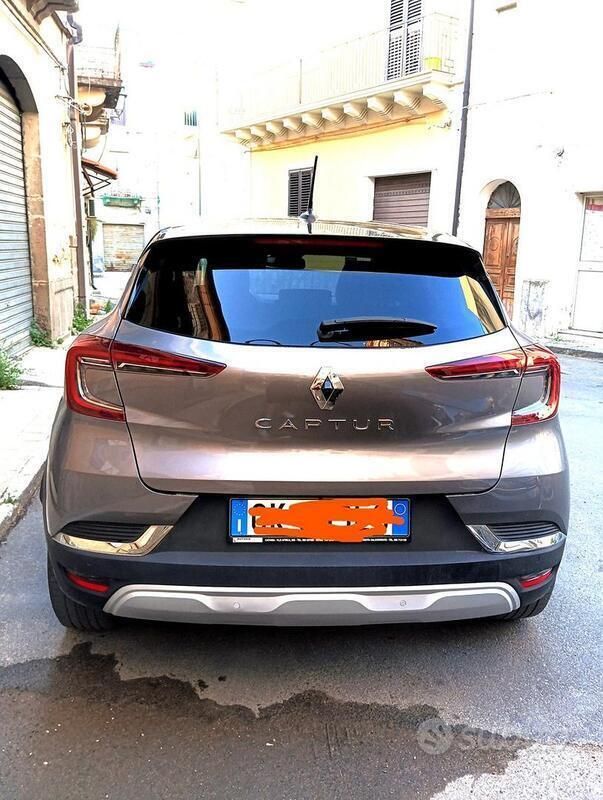 Usata Renault Captur Intens 101 CV (74 kW) 2021 Bianco SUV