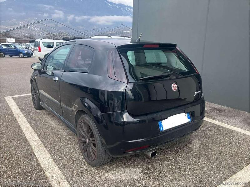Usata Fiat Grande Punto 95 CV (69 kW) 2007 Nero Utilitaria