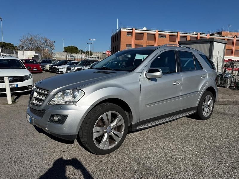 Usata Mercedes ML320 224 CV (164 kW) 2009 Argento SUV