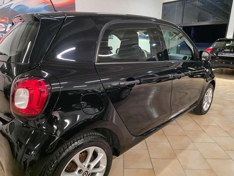 Usata Smart ForFour 71 CV (52 kW) 2017 Nero Utilitaria