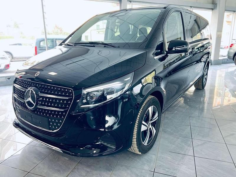 Nuova Mercedes V250 Avantgarde 190 CV (139 kW) 2025 Nero Monovolume