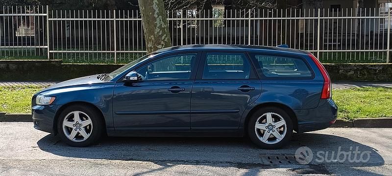 Blu Usata 2009 Volvo V50 Station wagon | 2700 € - Immagine 1/4