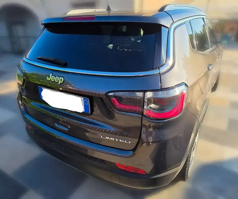 Usata Jeep Compass Limited 120 CV (88 kW) 2019 Grigio SUV