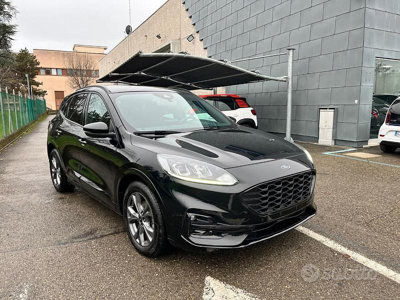 Nero Usata 2024 Ford Kuga ST-Line SUV | 24.900 € (Buon prezzo) - Immagine 1/4
