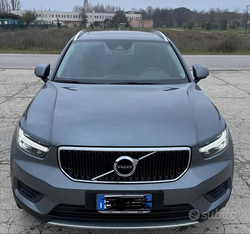 Usata Volvo XC40 190 CV (139 kW) 2018 Grigio SUV