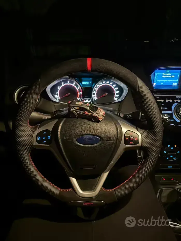 Usata Ford Fiesta ST 182 CV (133 kW) 2016 Nero Utilitaria