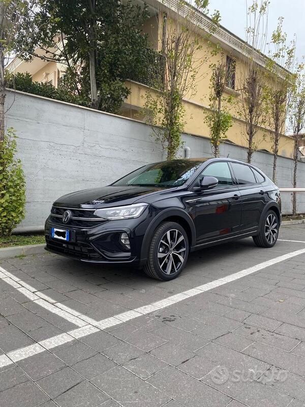 Usata VW Taigo R-line 116 CV (85 kW) 2024 Nero SUV