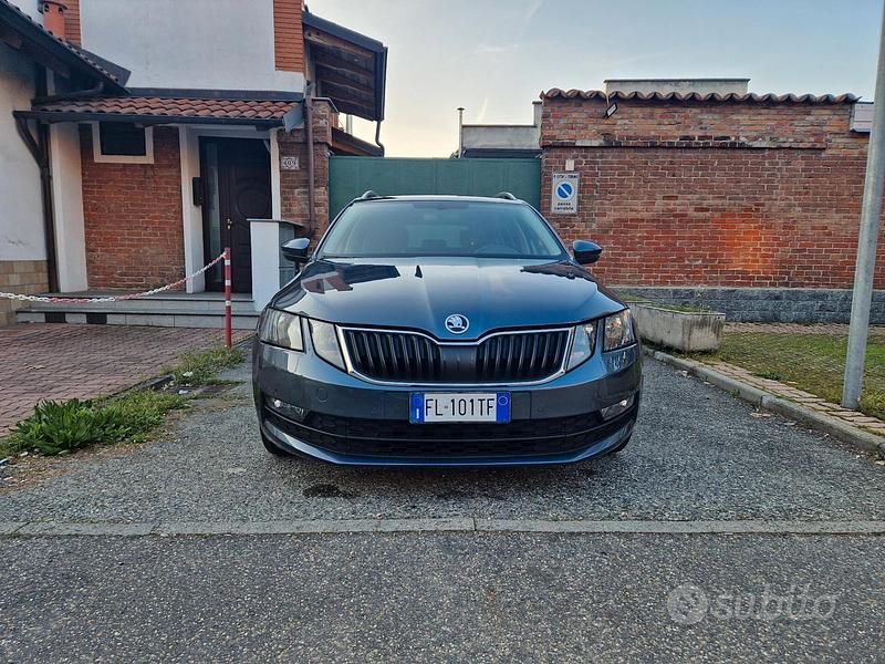 Usata Skoda Octavia 110 CV (80 kW) 2017 Grigio Station wagon