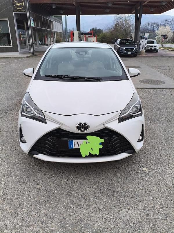 Usata Toyota Yaris 72 CV (52 kW) 2019 Bianco Berlina