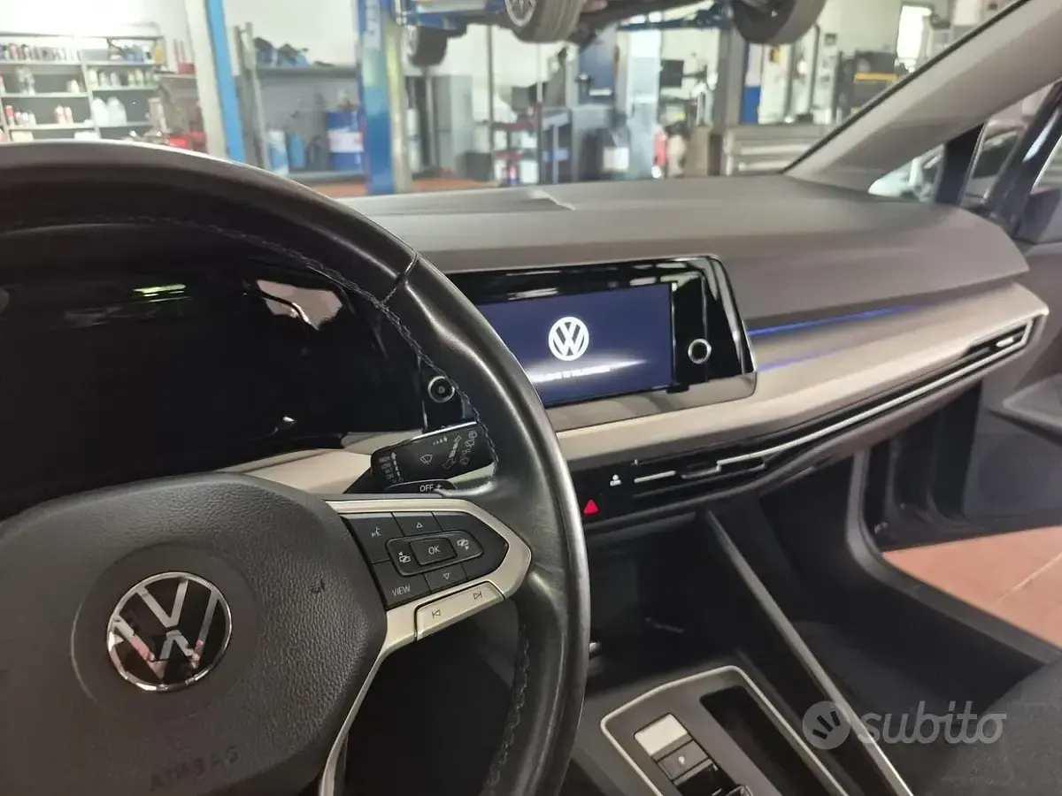 Usata VW Golf VIII 150 CV (110 kW) 2021 Berlina