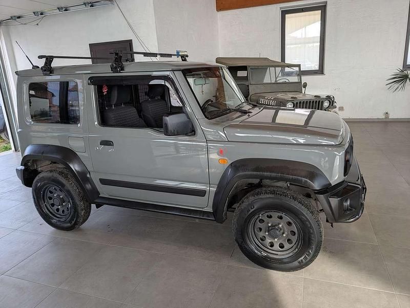 Usata Suzuki Jimny 102 CV (75 kW) 2022 Grigio SUV