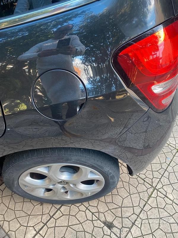 Nero Usata 2010 Citroën C3 Tre volumi | 2700 € - Immagine 1/4