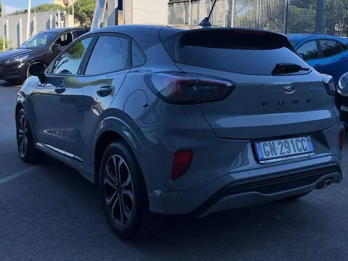 Usata Ford Puma ST-Line 125 CV (91 kW) 2023 Grey matter / tetto nero SUV