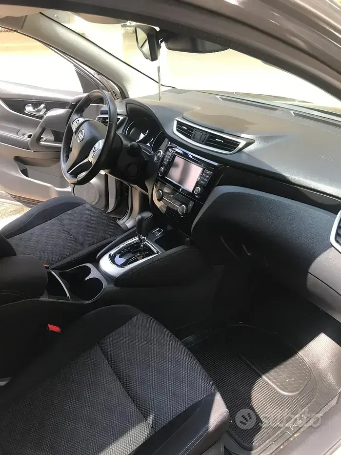 Usata Nissan Qashqai 131 CV (96 kW) 2016 Grigio SUV