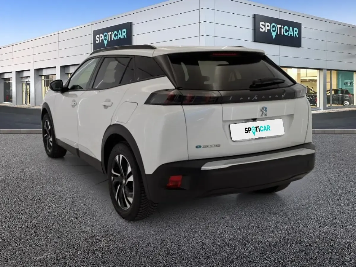 Usata Peugeot e-2008 Allure 100 kW (136 CV) 2021 Bianco SUV