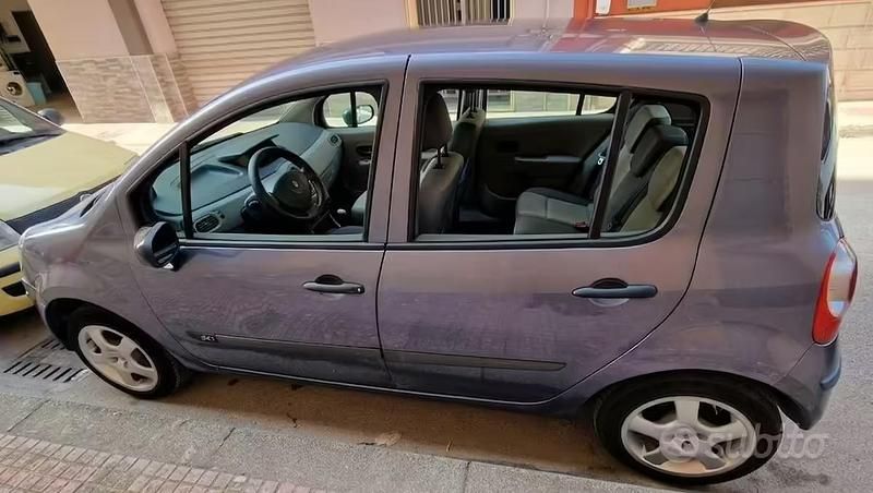 Usata Renault Modus 68 CV (50 kW) 2008 Grigio Monovolume