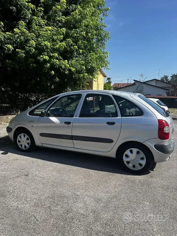 Usata Citroën Xsara 95 CV (69 kW) 2001 Grigio Monovolume