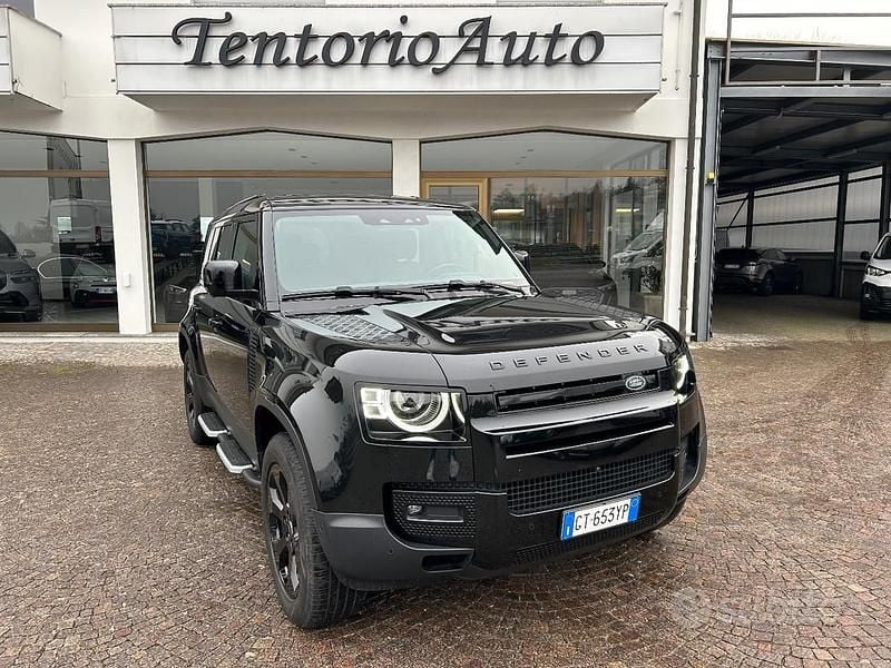 Nero metallizzato Usata 2024 Land Rover Defender SE SUV | 60.500 € (Super prezzo) - Immagine 1/4