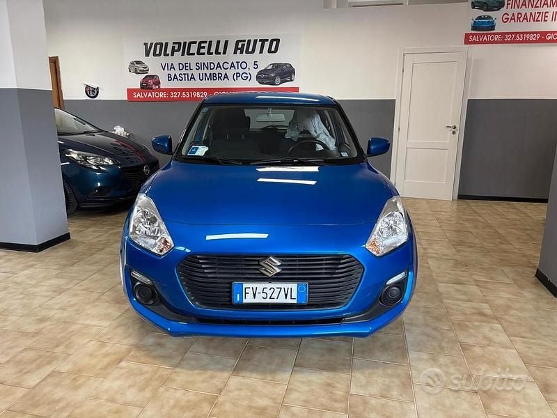 Blu Usata 2019 Suzuki Swift Tre volumi | 10.500 € (Buon prezzo) - Immagine 1/4