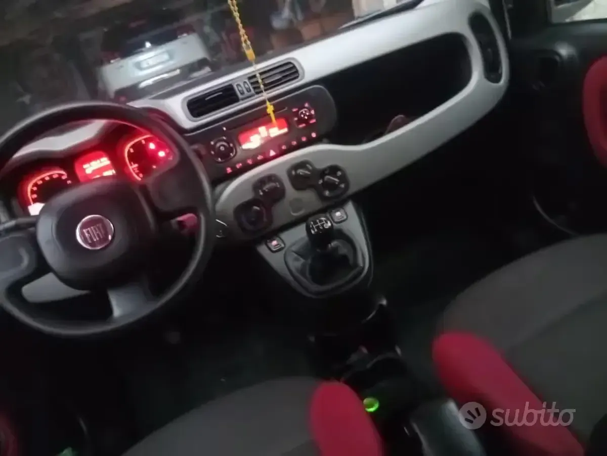 Usata Fiat Panda Lounge 75 CV (55 kW) 2014 Bianco Utilitaria