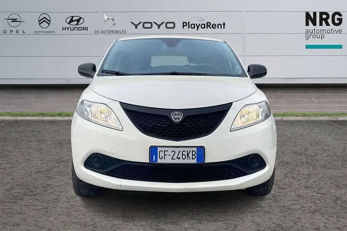 Usata Lancia Ypsilon Silver 69 CV (50 kW) 2021 Bianco Utilitaria