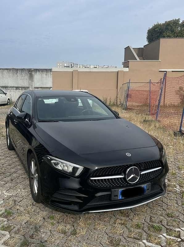 Usata Mercedes A180 116 CV (85 kW) 2019 Nero Berlina